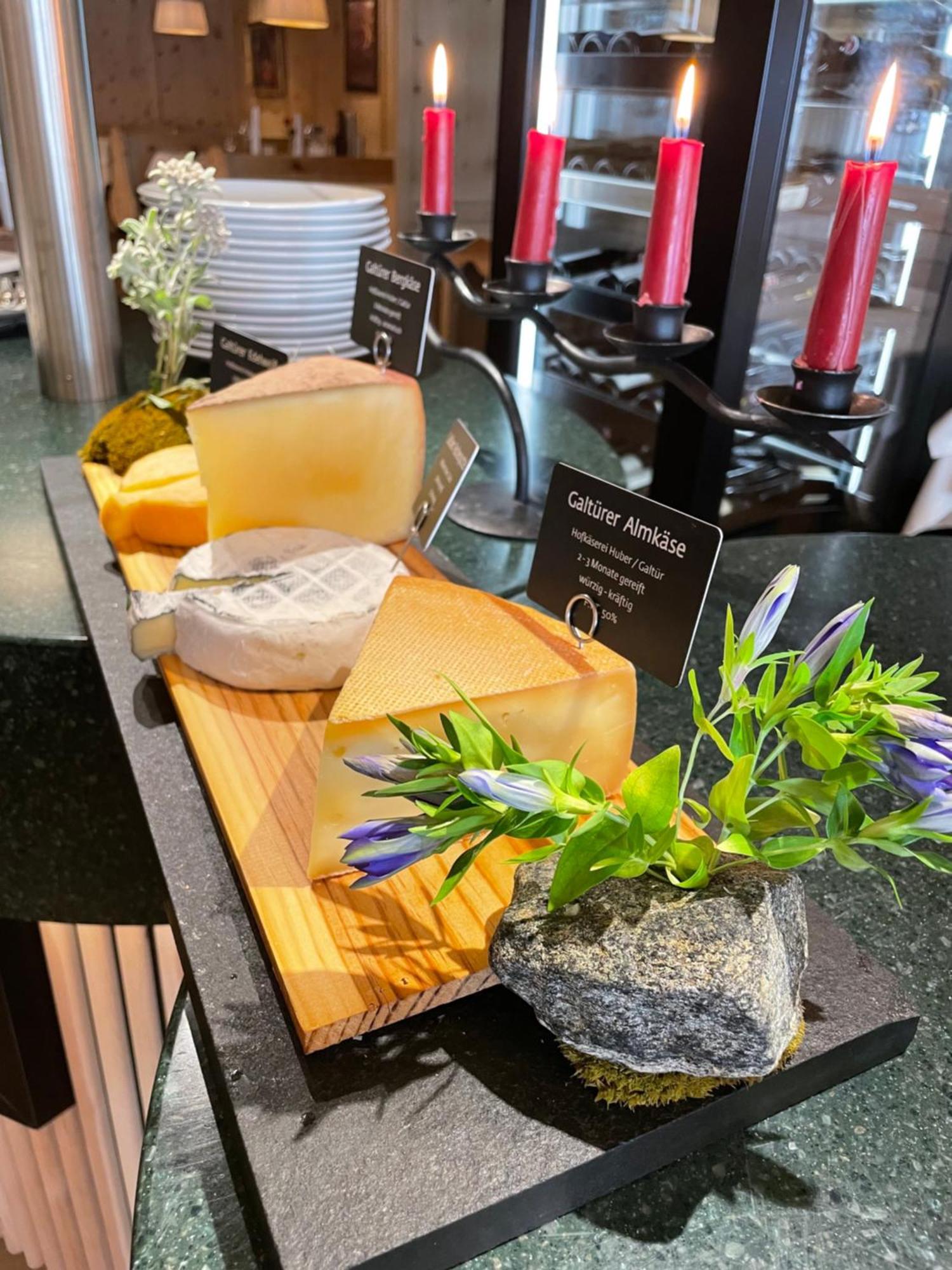 Hotel Goldener Adler - Im Sommer Silvretta Card Premium Inkludiert Ischgl Extérieur photo