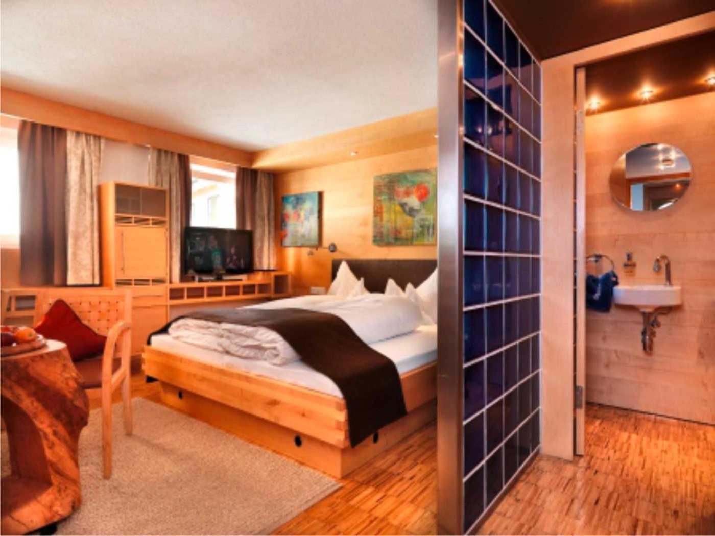 Hotel Goldener Adler - Im Sommer Silvretta Card Premium Inkludiert Ischgl Extérieur photo