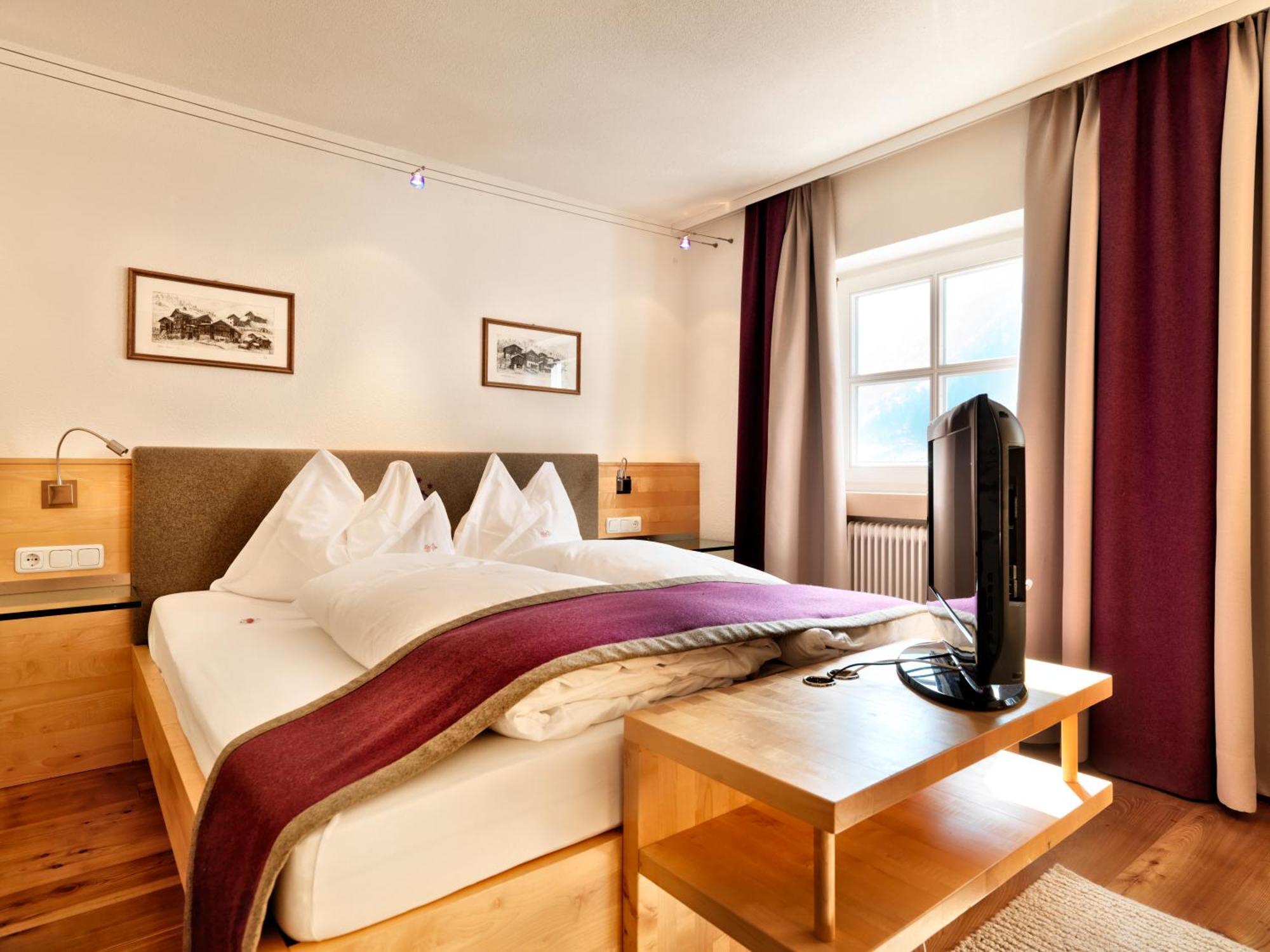 Hotel Goldener Adler - Im Sommer Silvretta Card Premium Inkludiert Ischgl Extérieur photo