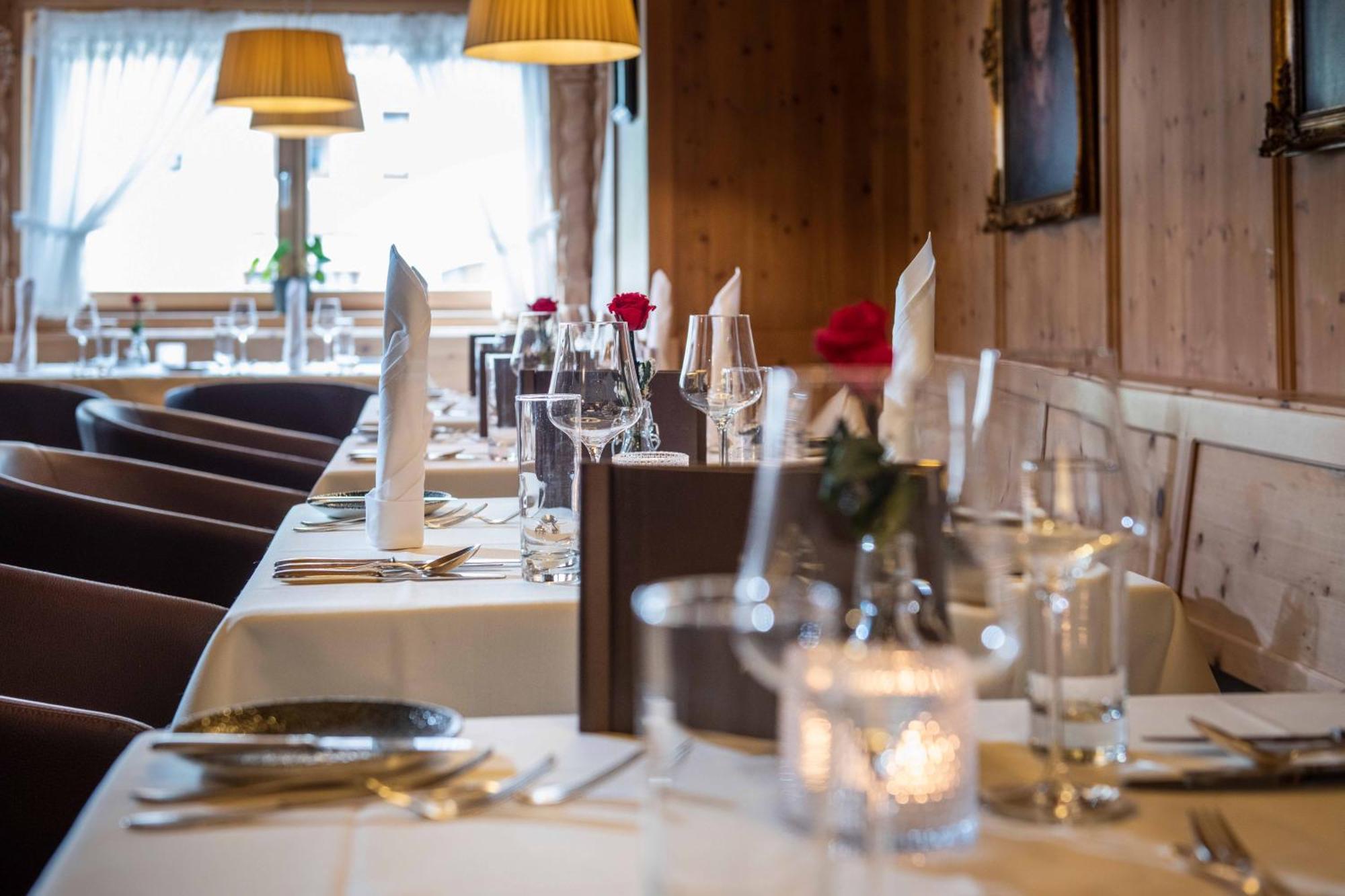 Hotel Goldener Adler - Im Sommer Silvretta Card Premium Inkludiert Ischgl Extérieur photo